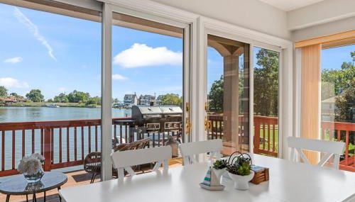 Waterfront Getaway - Dock UR Boat & Walk to Beach - Foto 2