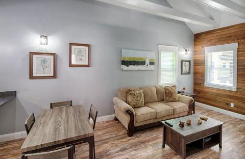 Updated Cottage in Heart of Town Park & Walk - Foto 13