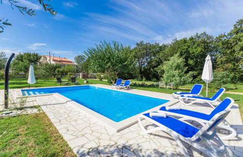 Apartment Susnjici 2 with Pool, Children Playground and Terrace - Photo 27