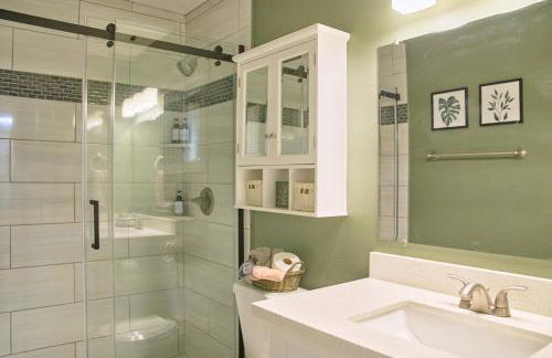 The Scott Getaway - Walkable to Old Town, remodeled space, outdoor pool! - Foto 20