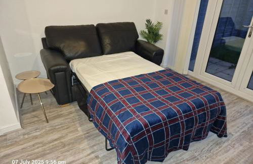 NightRest Homes Orchid NEC Free Parking 2 Toilets - Foto 24