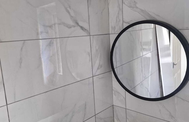 Captivating 2-bed Apartment in Tenby - Foto 12