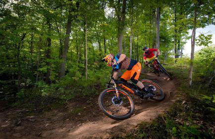 Spacious Waterfront Mansion wHot tubPoolTable - Foto 50