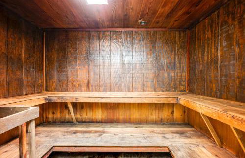 2 Mi to CU Boulder Mtn-View Condo with Pool Access - Photo 27