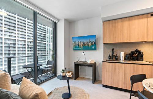 Downtown Condo with Den and Pool Access - Foto 29