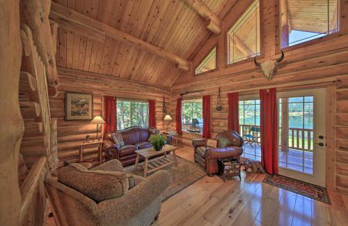 Scenic Riverfront Retreat with Hot Tub and Kayaks! - Foto 3