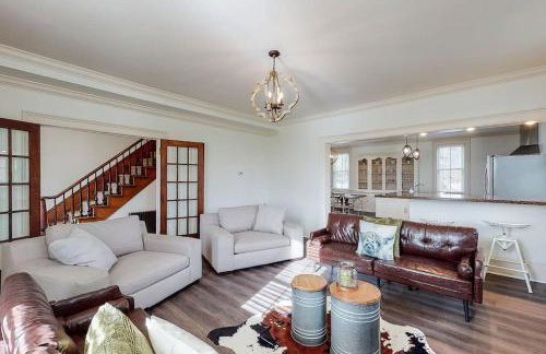 The Farmhouse at 1885-Where Past Meets Present - Foto 1