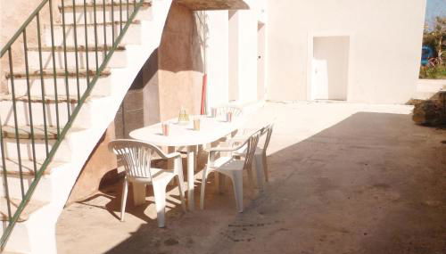 2 Bedroom Cozy Apartment In Pietranera - Foto 4