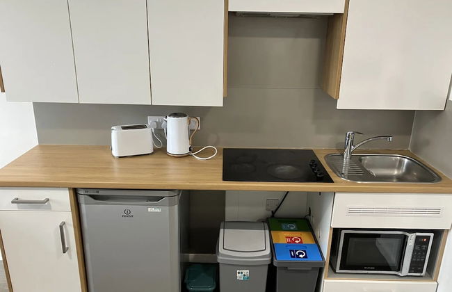 Laycock Studios - Photo 9