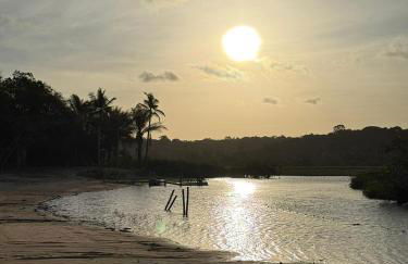 Container Vermelho na beira do rio e a poucos metros do mar com cozinha completo em mogiquiçaba bahia - Foto 14
