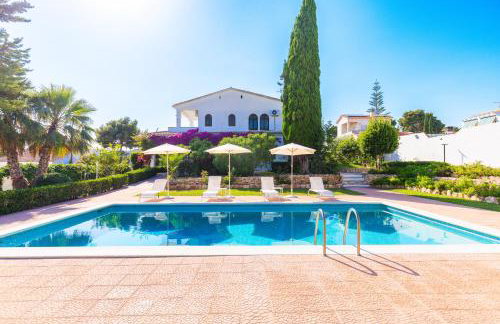 Villa Carmen - Peaceful Eco-Luxury with Private Pool and Sea Views & EV - near Sitges - Photo 9