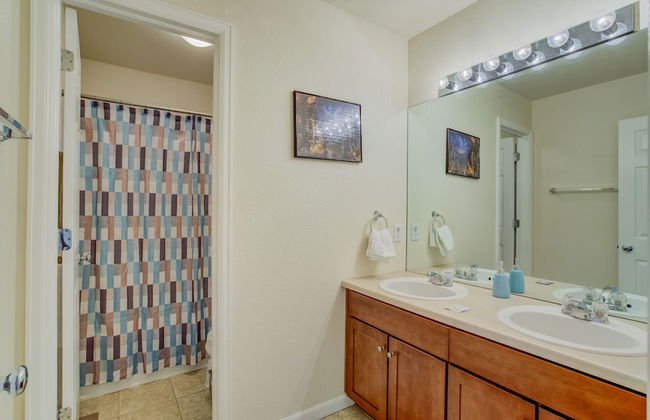 Urban Practicality! 3 Beds, Patios & Dog Friendly - Photo 37