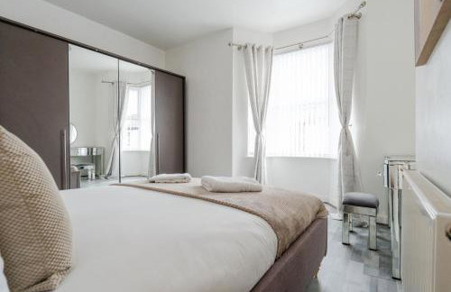 Newly Renovated 4BR House with lots of amenities - Foto 28