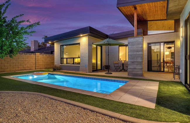 Sundrenched by Avantstay Pool, Mins to Old Town - Foto 39