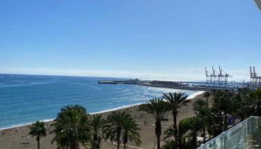 Playa Malagueta Vistas frontal al mar con 2 dormitorios - Photo 2