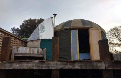 Bembridge Harbour Yurt - Log Burner - Wifi - Photo 15