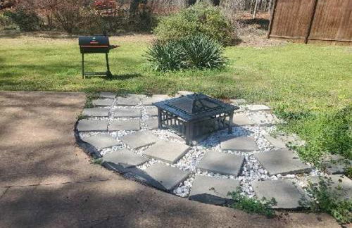 Gorgeous Cabin by Lake with Waterview and walking access - Foto 28