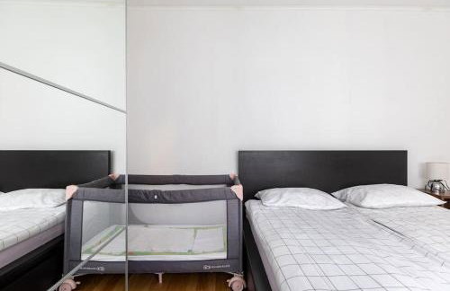 Cozy 2-bedroom house with parking slots - Photo 13