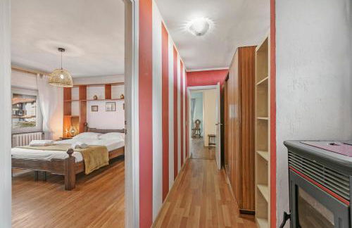 La Lanterna Swimming Pool Retreat - Happy Rentals - Foto 47