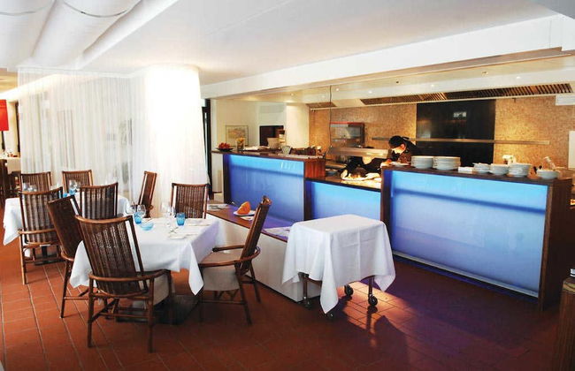 Hidalgo Suites & Restaurant - Photo 36