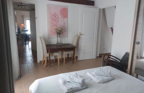 Place du Suquet - In the hart of old Cannes - 2 Min Walking distance from Palais de Festivals and Beaches - Photo 14