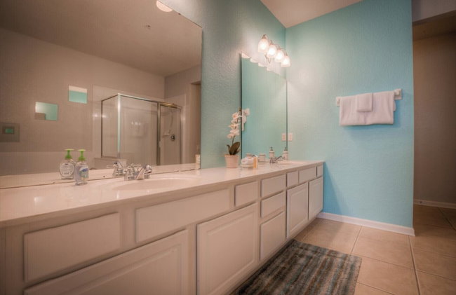 Beautiful LAKEVIEW Deluxe Condo Near Theme Parks - Foto 43