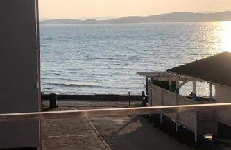 Beach front Paradise Apartment - Foto 20