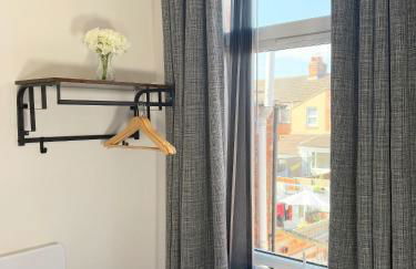 'The Luxury Snug' - A Charming Modern Luxury 2-Bed Flat with Parkview - Free Parking - Foto 15