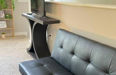 Studio Townhouse in Uptown King Bed-Wi-Fi-Full Kitchen- Washer & Dryer - Foto 2