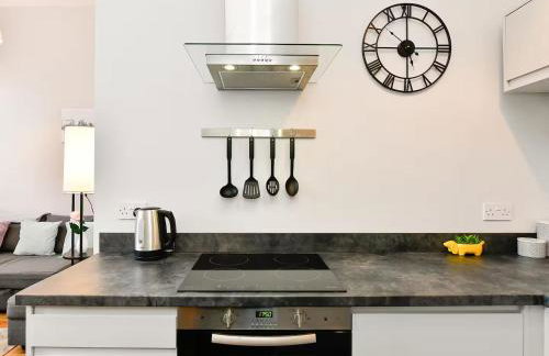 Beautiful 1 Bedroom Apartment in Newport Centre - Pass the Keys - Foto 13