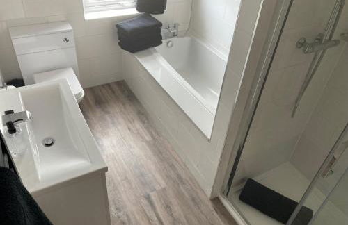 Cheshire Home Stays - Photo 24