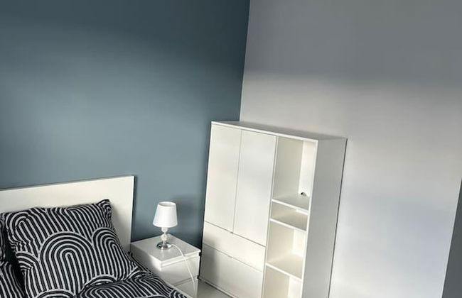 1-bed Top Floor Apartment in Warszawa - Foto 12