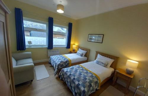 Stunning Village Centre Holiday Home - Photo 16