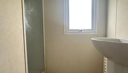 Harwich - Caravan - Sleeps 10 - Garden - Pool - Foto 2