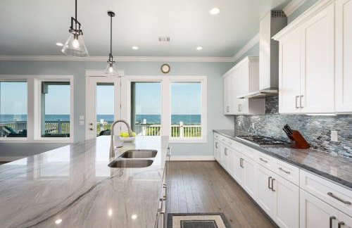 Luxury Beachfront l Sleeps 20, Hot Tub, Pool & Game Room Fun! - Foto 31