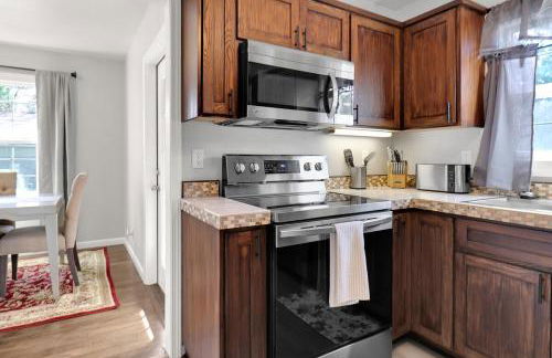 Spacious 3-Bedroom Near Campus - Photo 12