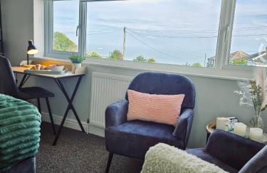 Luxury Sea View Retreat with Hot Tub Sleeps 8 - Foto 8