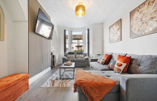 Miranda House - Air Host & Stay - Sleeps 7 - Foto 1