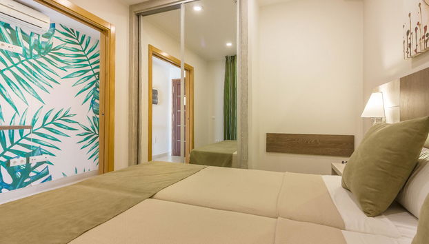 Klayman Diamond Aparthotel - Photo 5