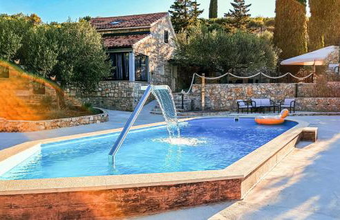 Cozy Home In Postira With Wifi - Photo 12