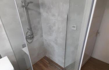 Erdgeschoss 75 m2 Großer Parkplatz WLAN Terrasse 30 m2 Übernachtung Unterkunft - Foto 31