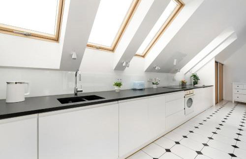 Modern Apartment with Air Conditioning and Terrace near Old Town in Cracow by Noclegi Renters - Foto 15