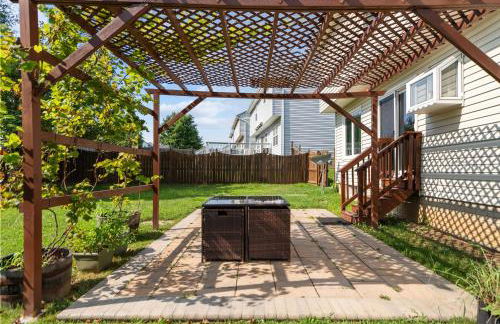 5 BedRooms Family retreat with GameRoom Near DC & Qunatico - Photo 13