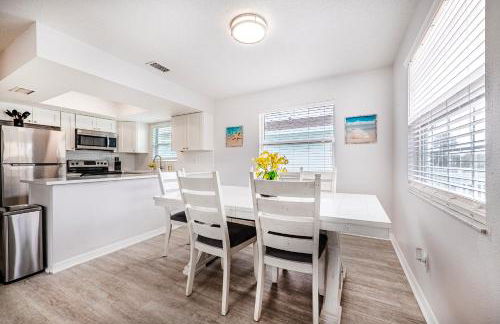 2bd 2ba Beachside W 3Min to Beach - Foto 14