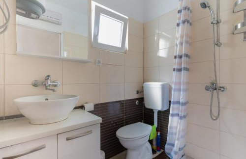 Apartments by the sea Molat - 18433 - Photo 17