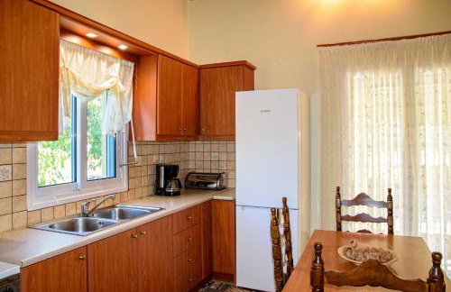 Dual House In Methydrio - Photo 8