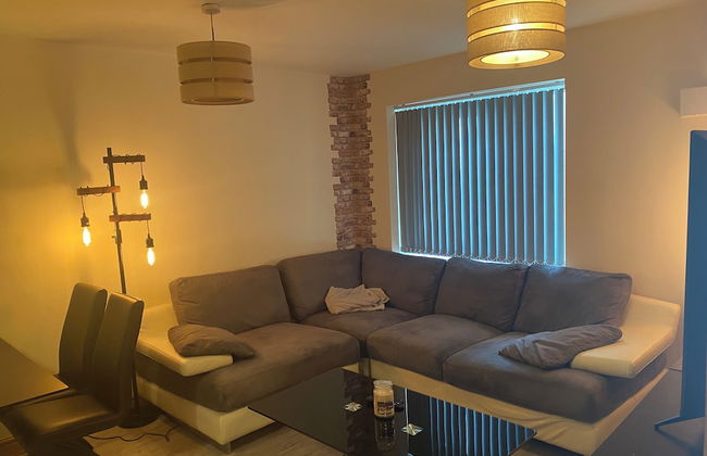 Whitworth Street Apartment in Manchester - Photo 12