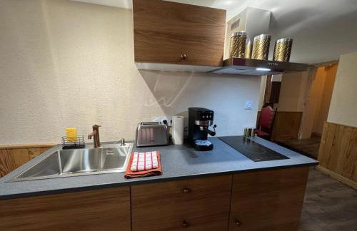 L'Alcôve Secrète Suite médiévale avec Spa - Foto 10