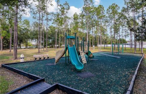 Stylish Retreat with Pool near The Parks - Foto 55