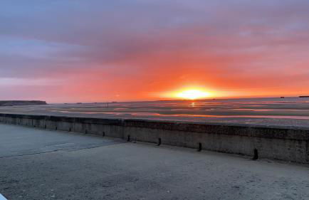 Gîtes " Arromanches" ou "Bord de Mer PMR" 2 chambres en FRONT DE MER à Asnelles , 3km d'Arromanches, 10km de Bayeux - Foto 11